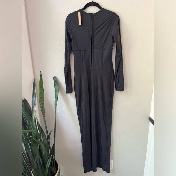 SKIMS FITS EVERYBODY CORSET LONG SLEEVE DRESS IN ONYX M L SKIMS FITS EVERYBODY CORSET LONG SLEEVE DRESS IN ONYX M L